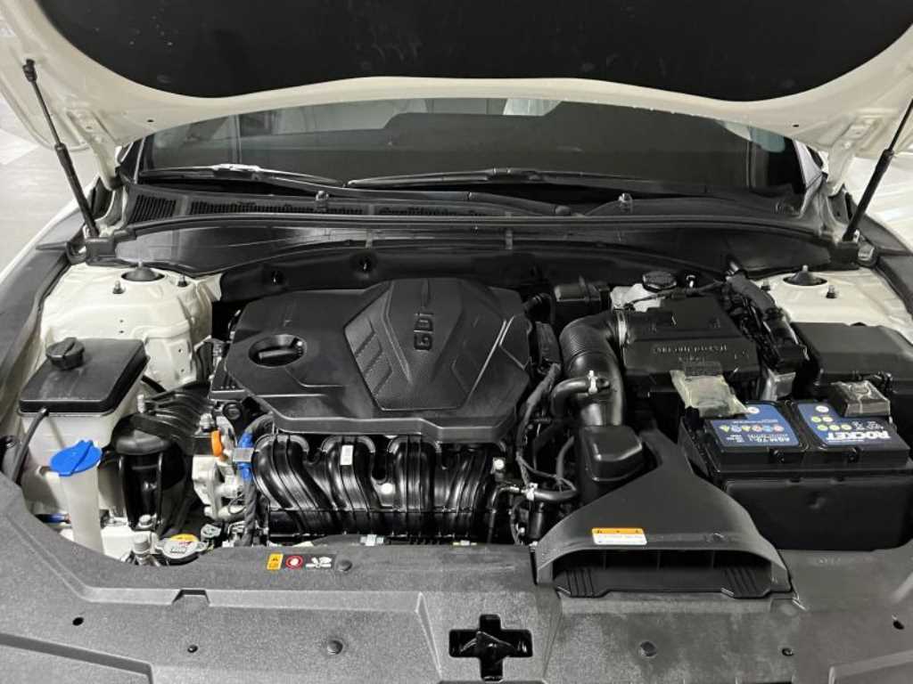 HYUNDAI Grandeur - Vista 12