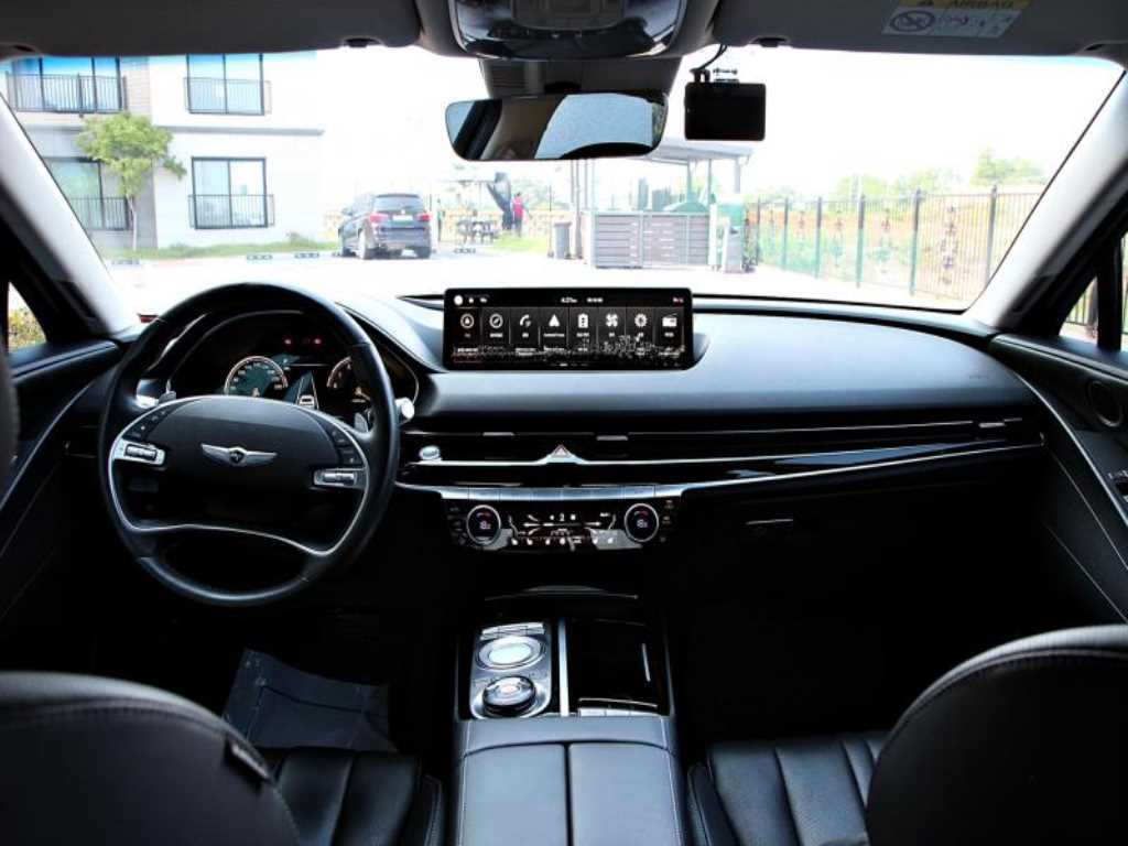 Genesis G80 - Vista 5