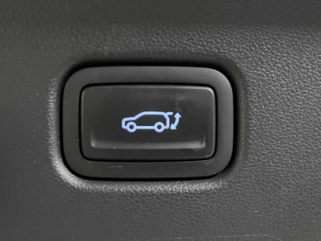 HYUNDAI Kona - Vista 7