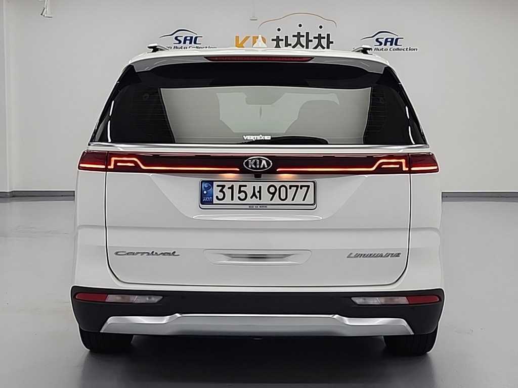 KIA Carnival - Vista 3