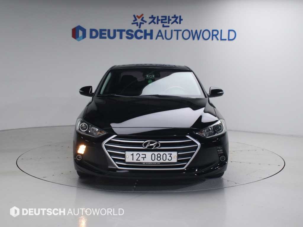 HYUNDAI Avante - Vista 3