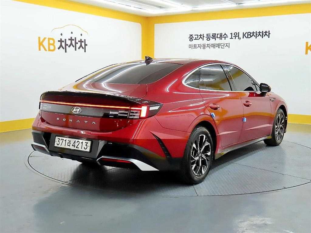 HYUNDAI Sonata - Vista 4
