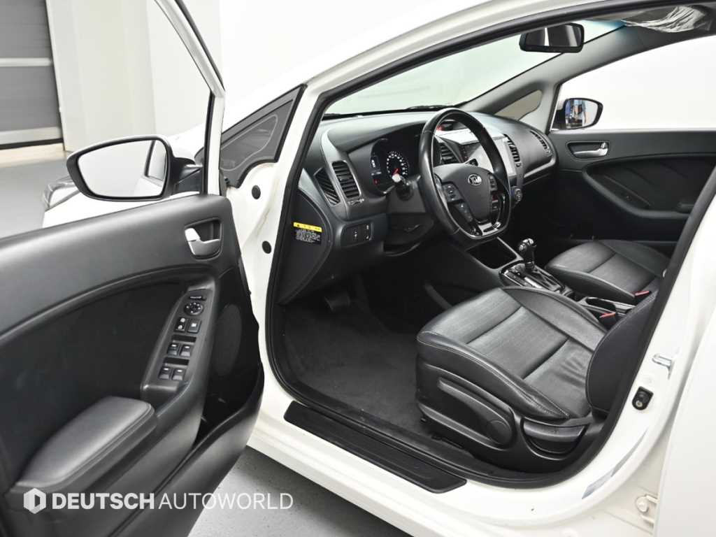 KIA K3 - Vista 10