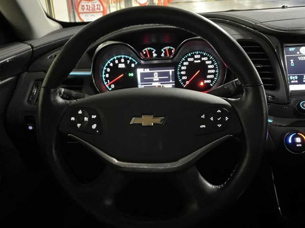 Chevrolet Impala - Vista 10