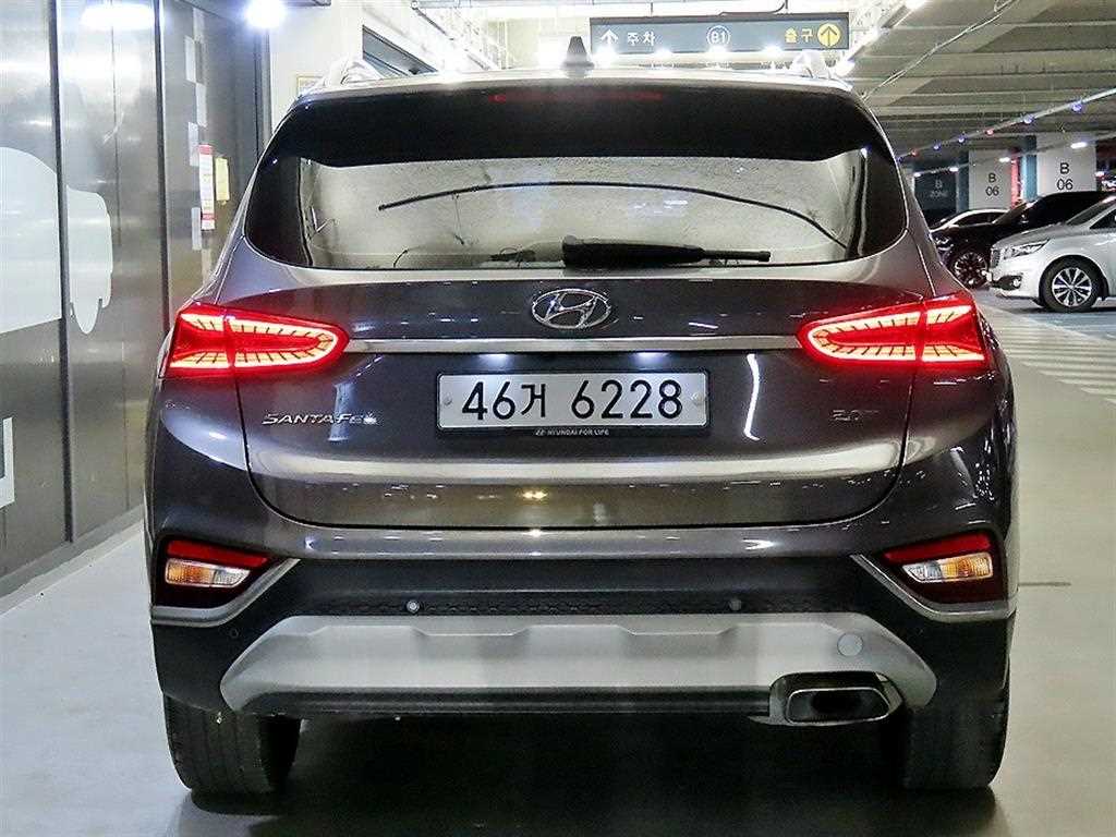 HYUNDAI Santa Fe - Vista 5