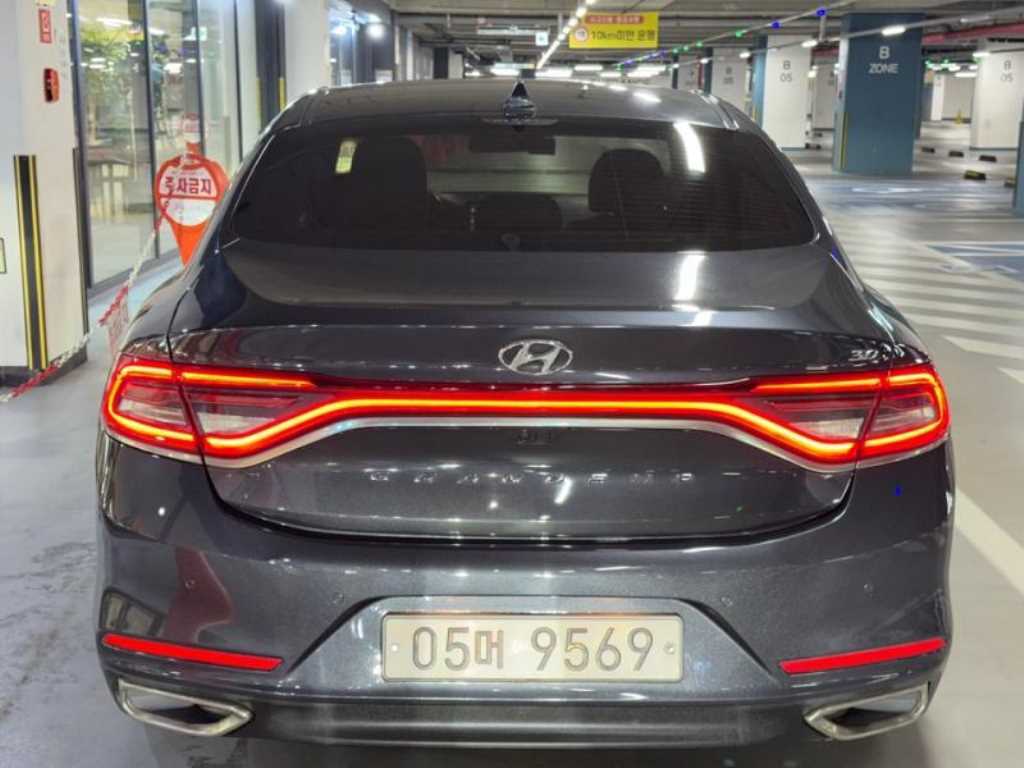 HYUNDAI Grandeur - Vista 5