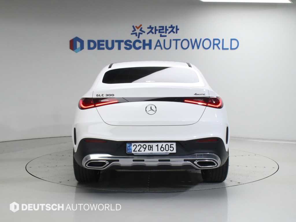Mercedes Benz GLC Class - Vista 4