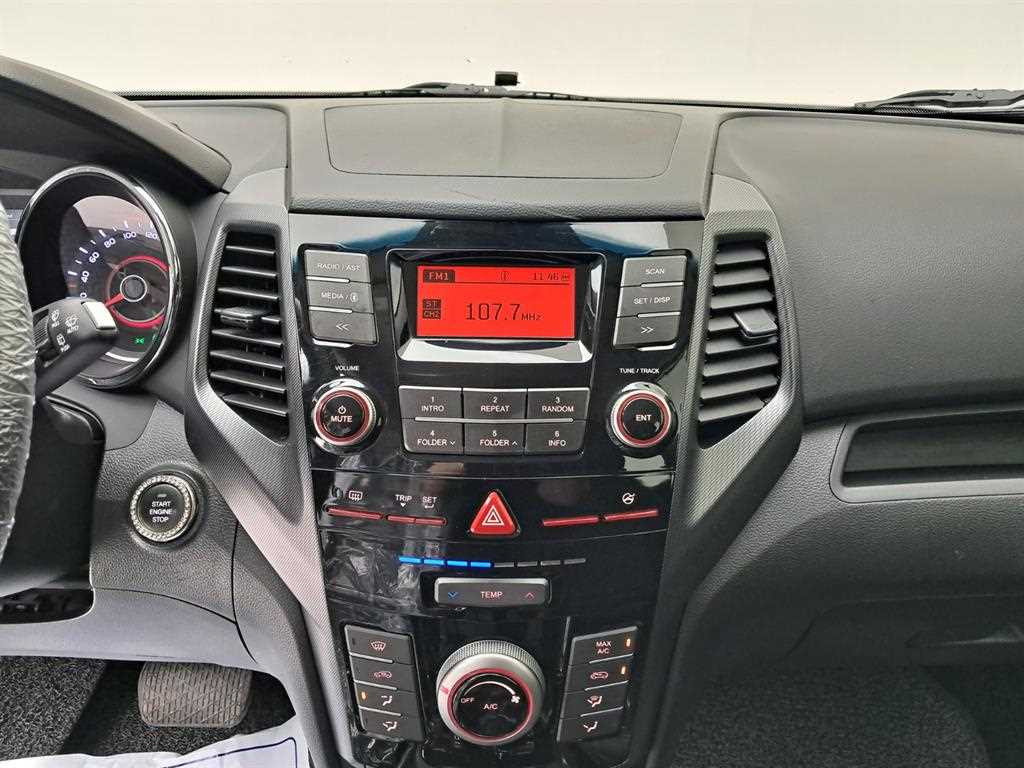 Ssangyong Tivoli - Vista 9