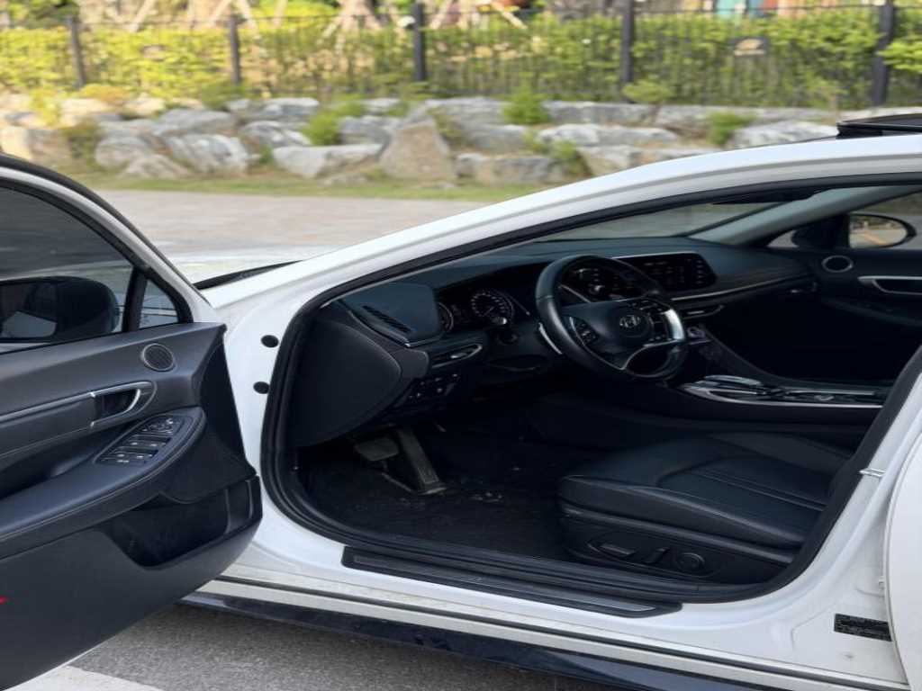 HYUNDAI Sonata - Vista 4