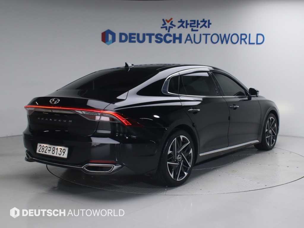 HYUNDAI Grandeur - Vista 4