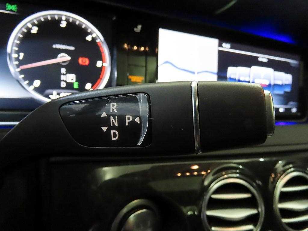 Mercedes Benz S Class - Vista 12