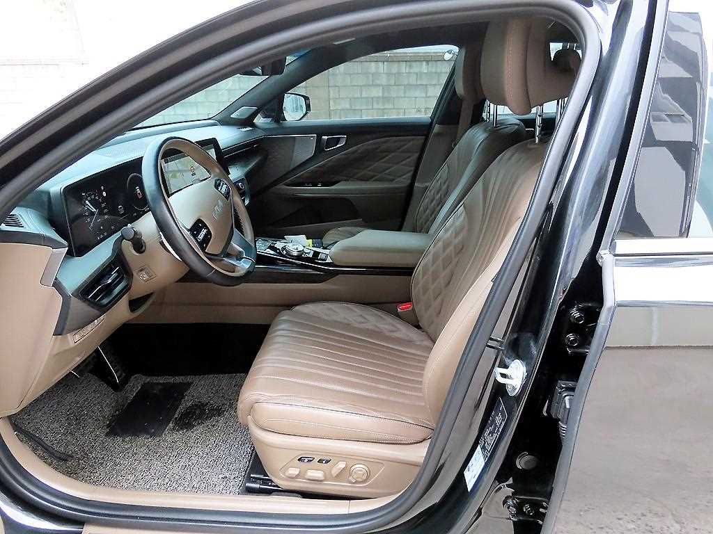 KIA K8 - Vista 5