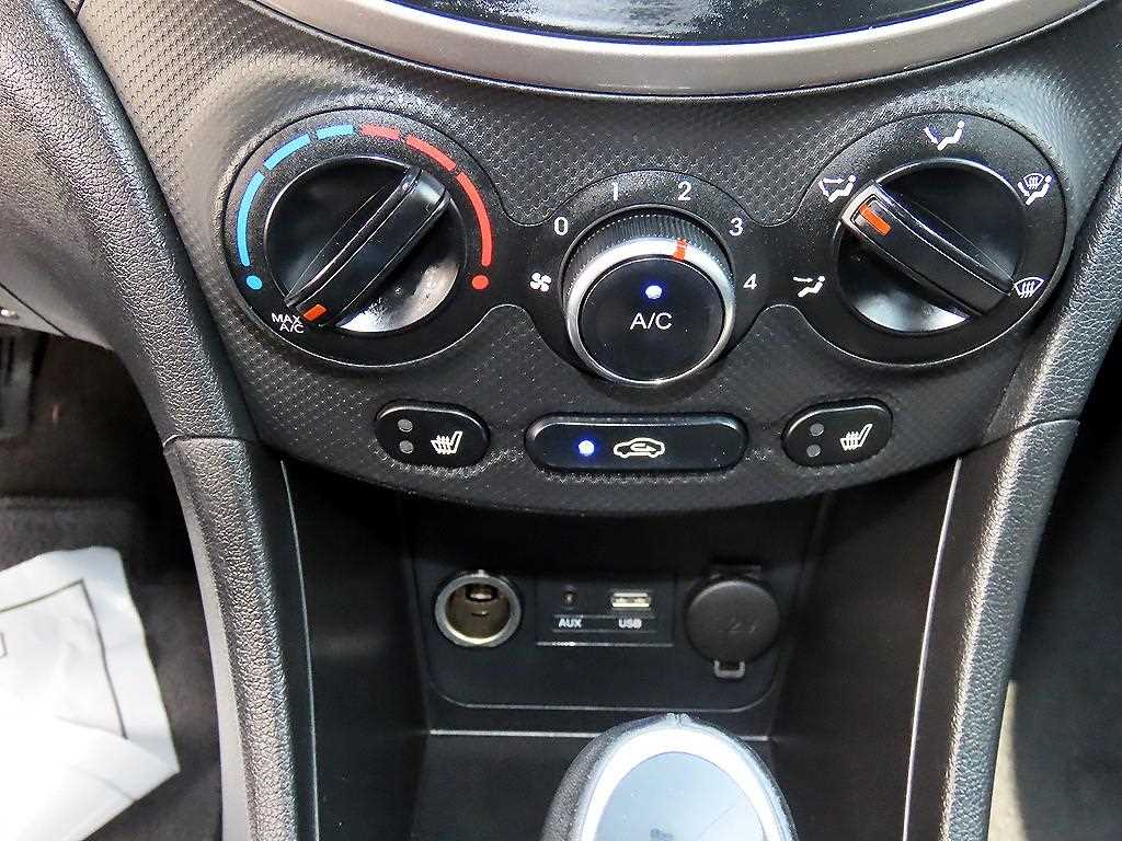 HYUNDAI Accent 2016 Blanco - Importación desde Corea - HF Imports Iquique - Foto 13