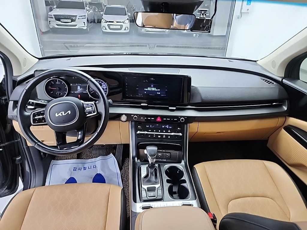 KIA Carnival - Vista 7