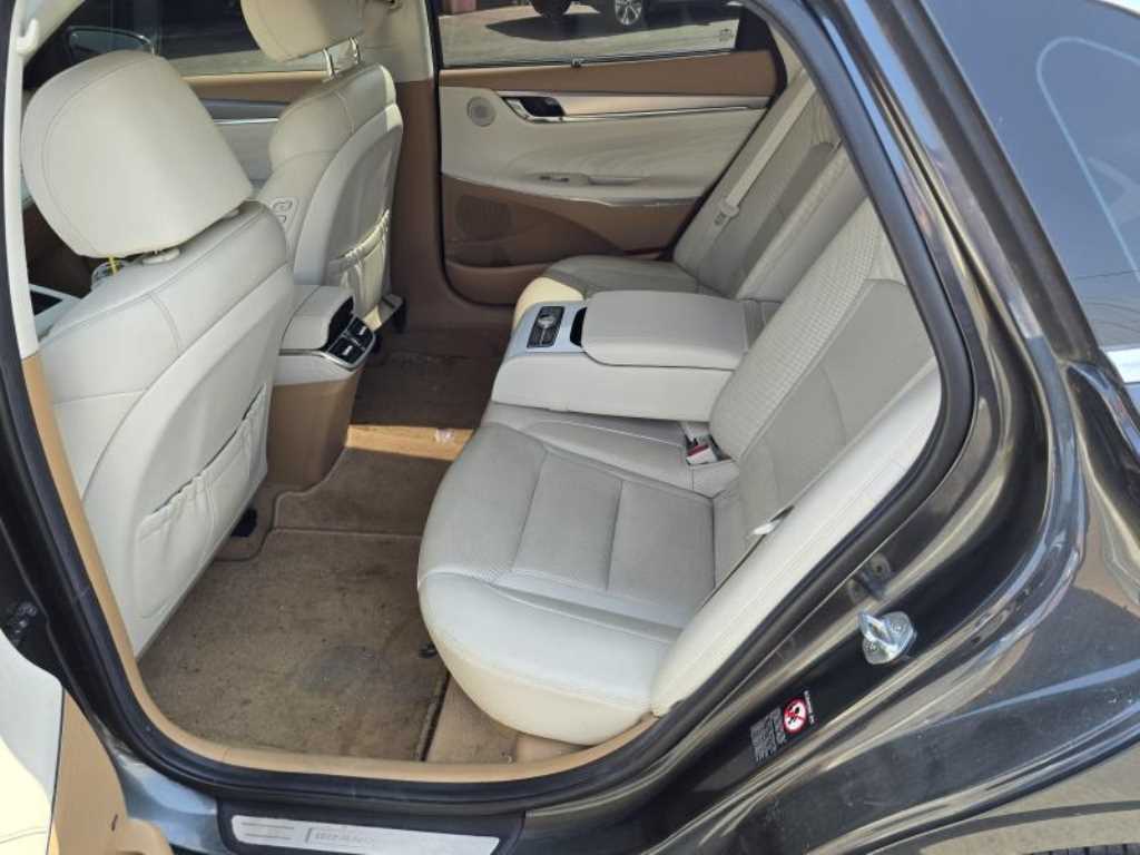 HYUNDAI Grandeur - Vista 9