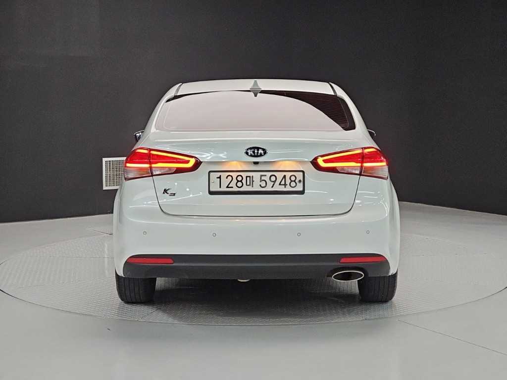 KIA K3 - Vista 3