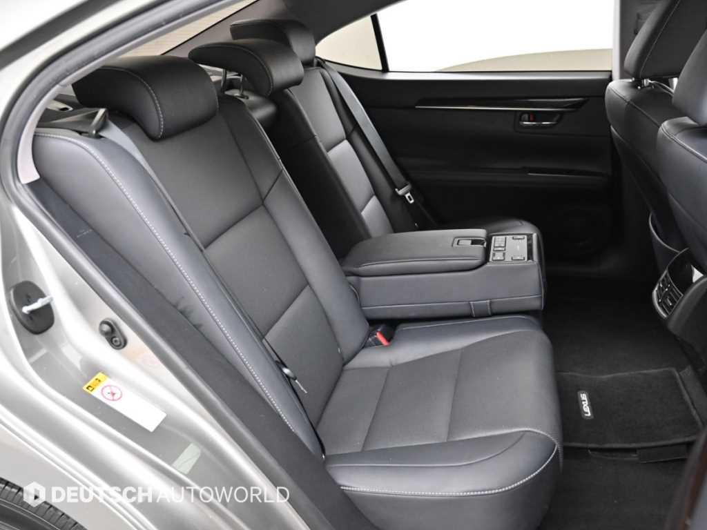 Lexus ES - Vista 12