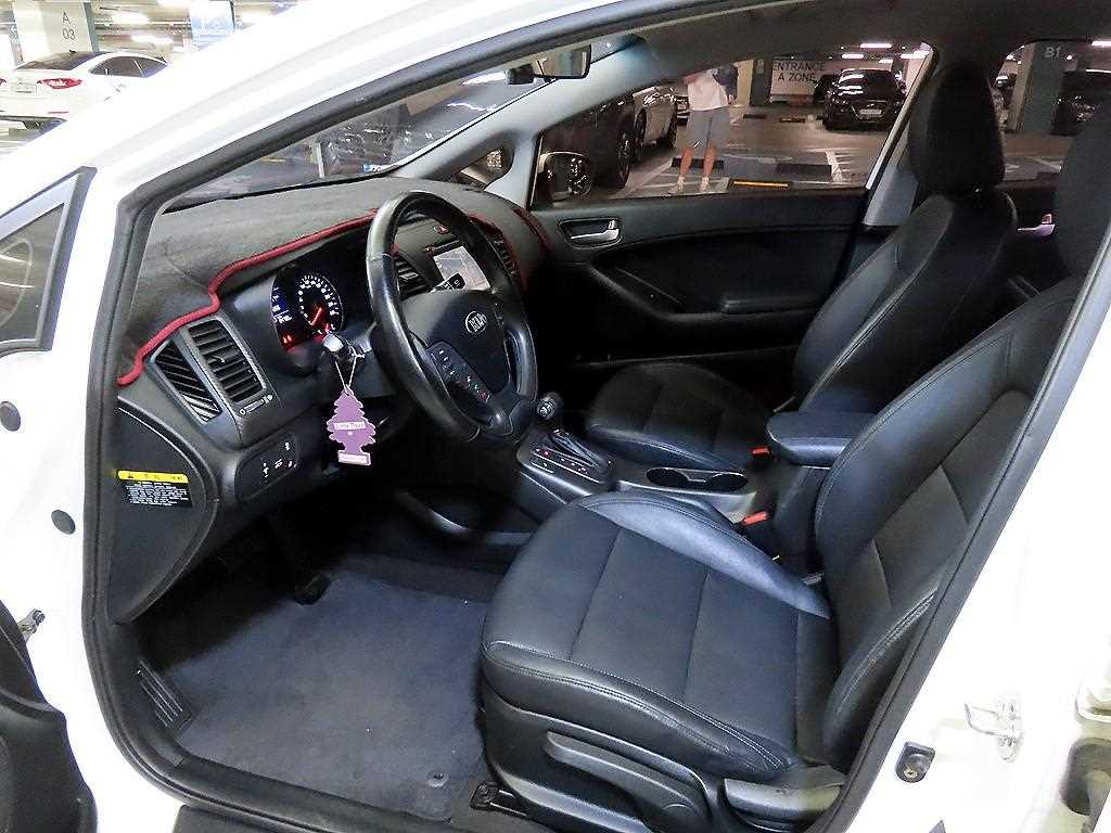 KIA K3 - Vista 6