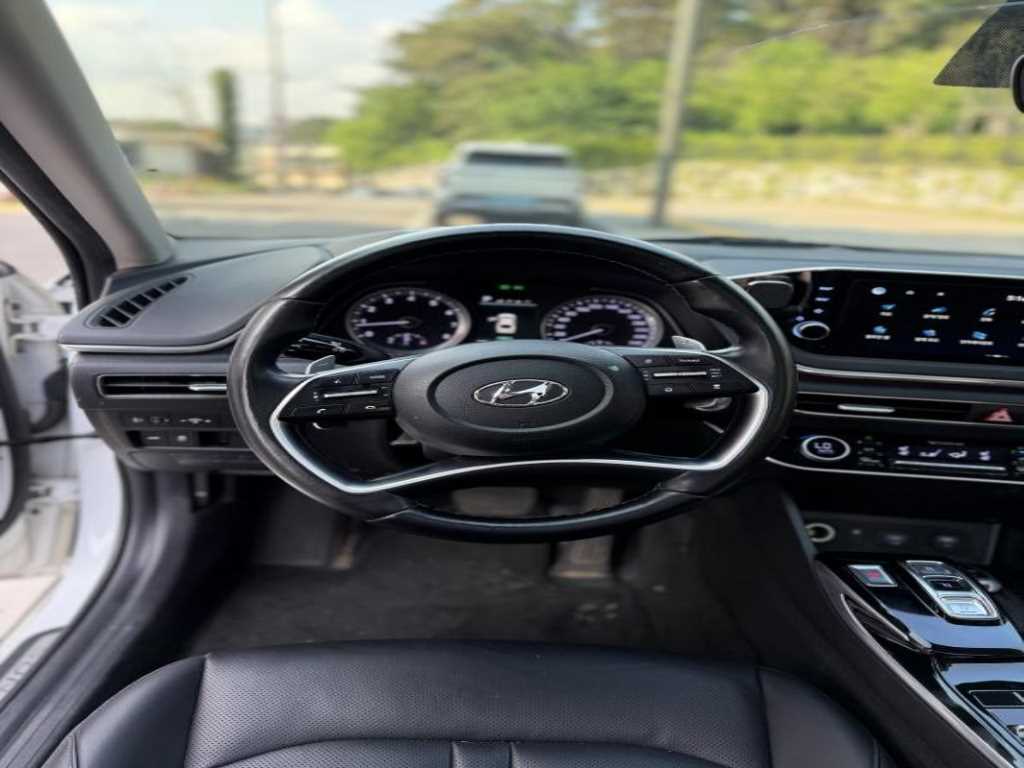 HYUNDAI Sonata - Vista 7