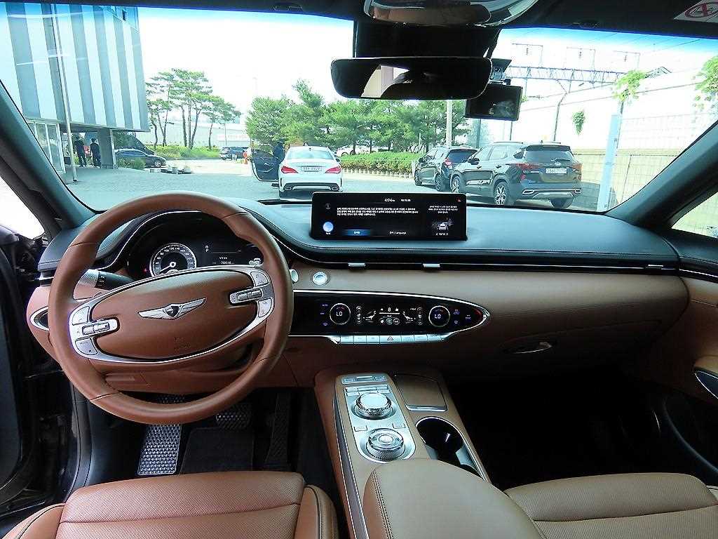 Genesis GV70 - Vista 7