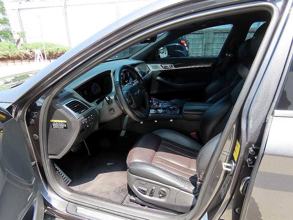Genesis G80 - Vista 5