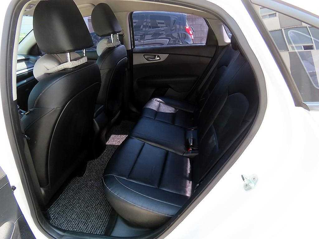 KIA K3 - Vista 6