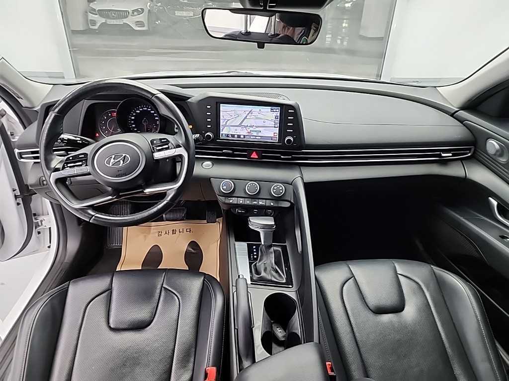 HYUNDAI Avante - Vista 7