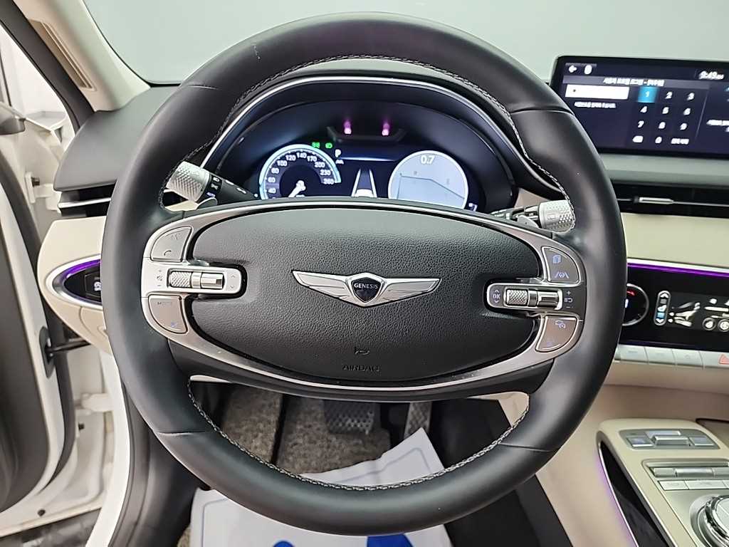 Genesis GV70 - Vista 9