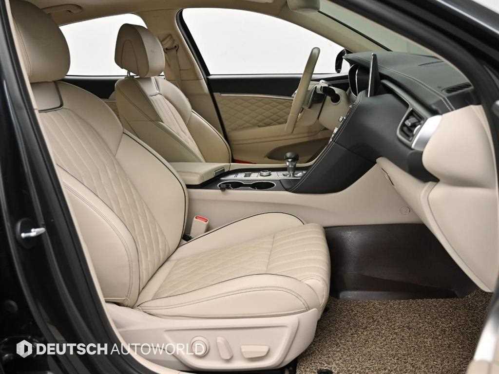 Genesis G70 - Vista 10