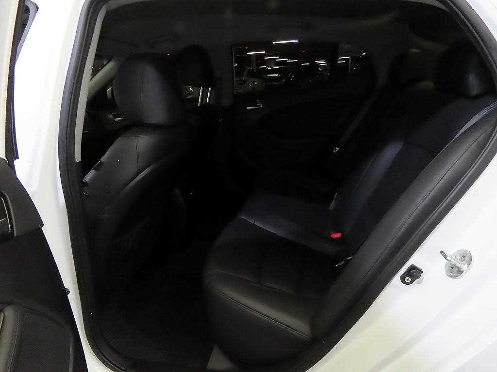 KIA K5 - Vista 7