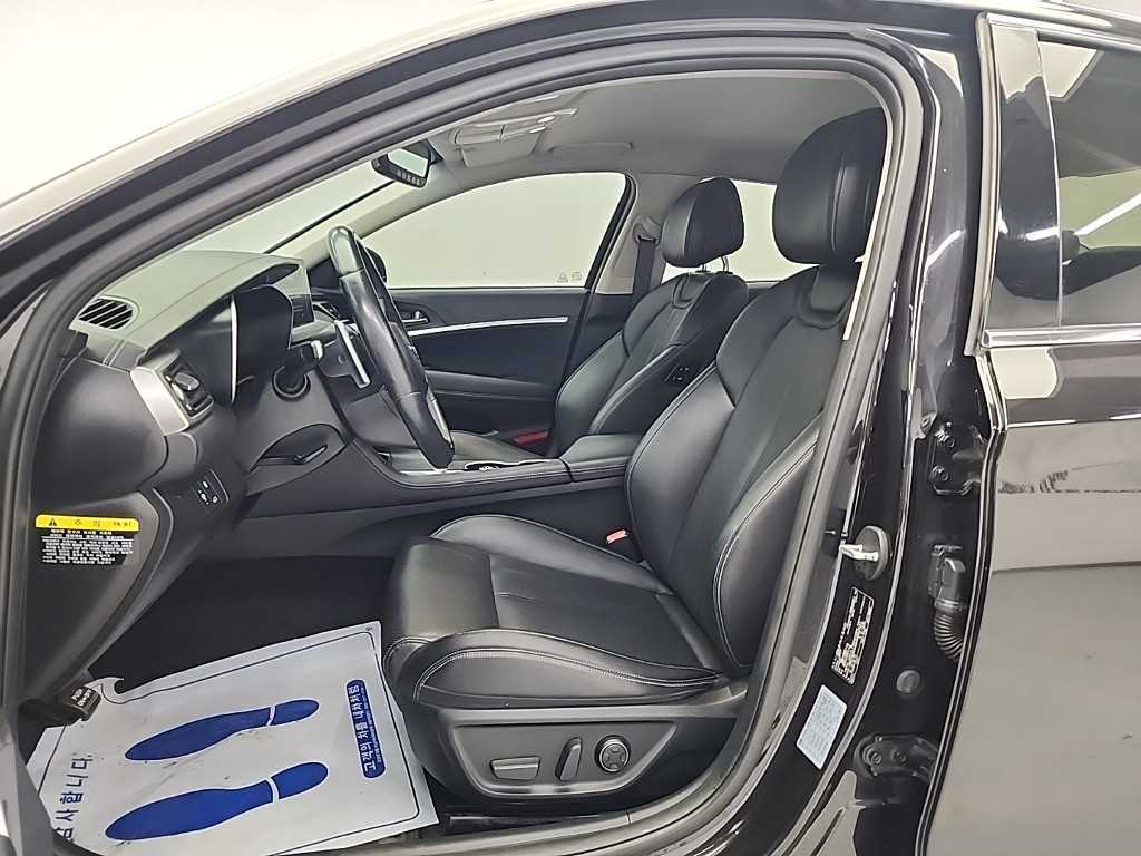 Genesis G70 - Vista 11