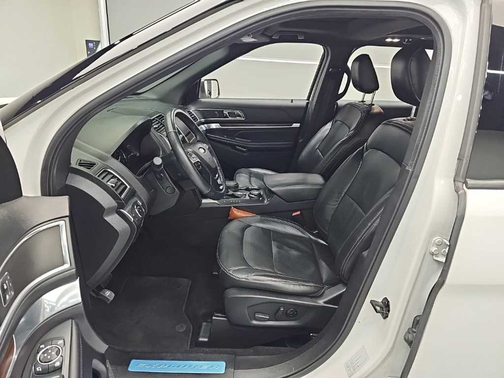 Ford Explorer - Vista 11