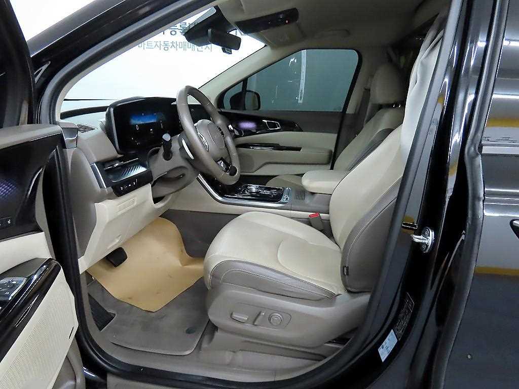 KIA Carnival - Vista 5