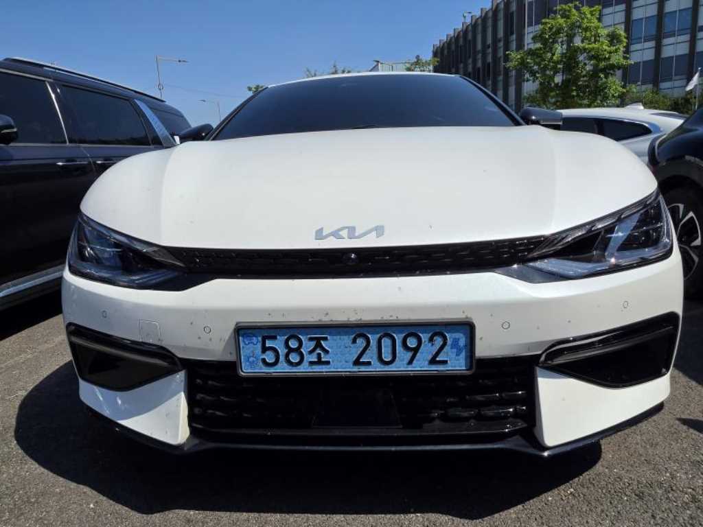 KIA EV6 2022 Blanco - Importación desde Corea - HF Imports Iquique - Foto 1