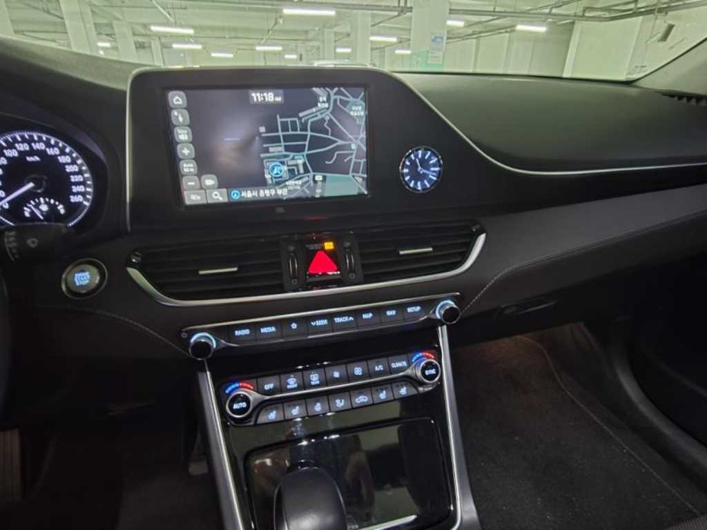 HYUNDAI Grandeur - Vista 11