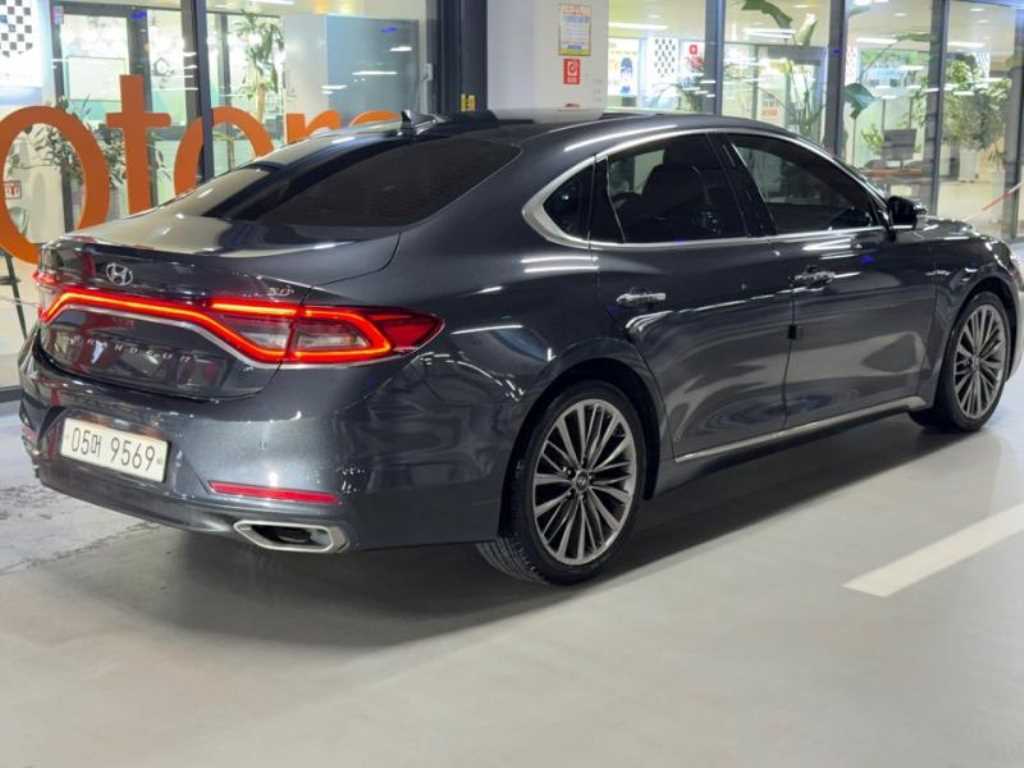 HYUNDAI Grandeur - Vista 4