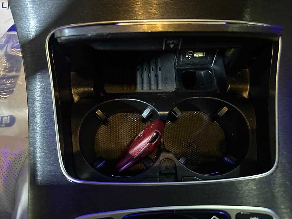 Mercedes Benz E class - Vista 12