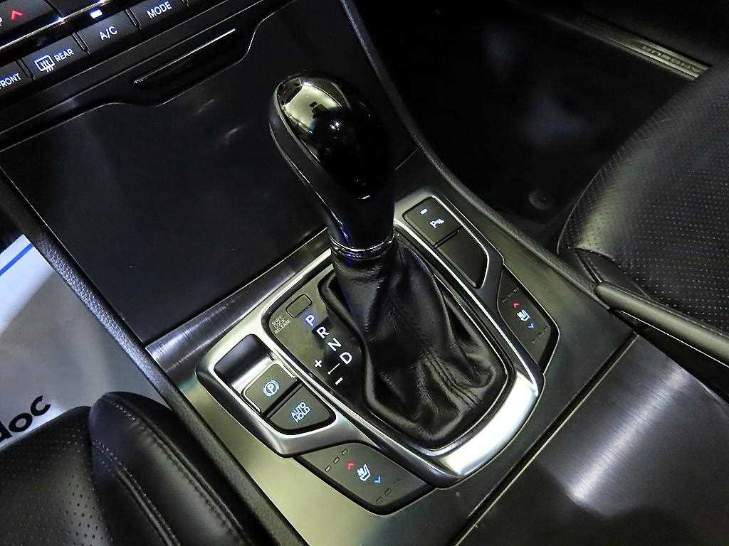 HYUNDAI Grandeur - Vista 12