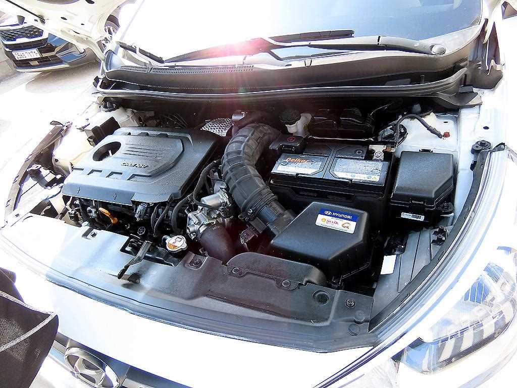 HYUNDAI Accent 2016 Blanco - Importación desde Corea - HF Imports Iquique - Foto 19