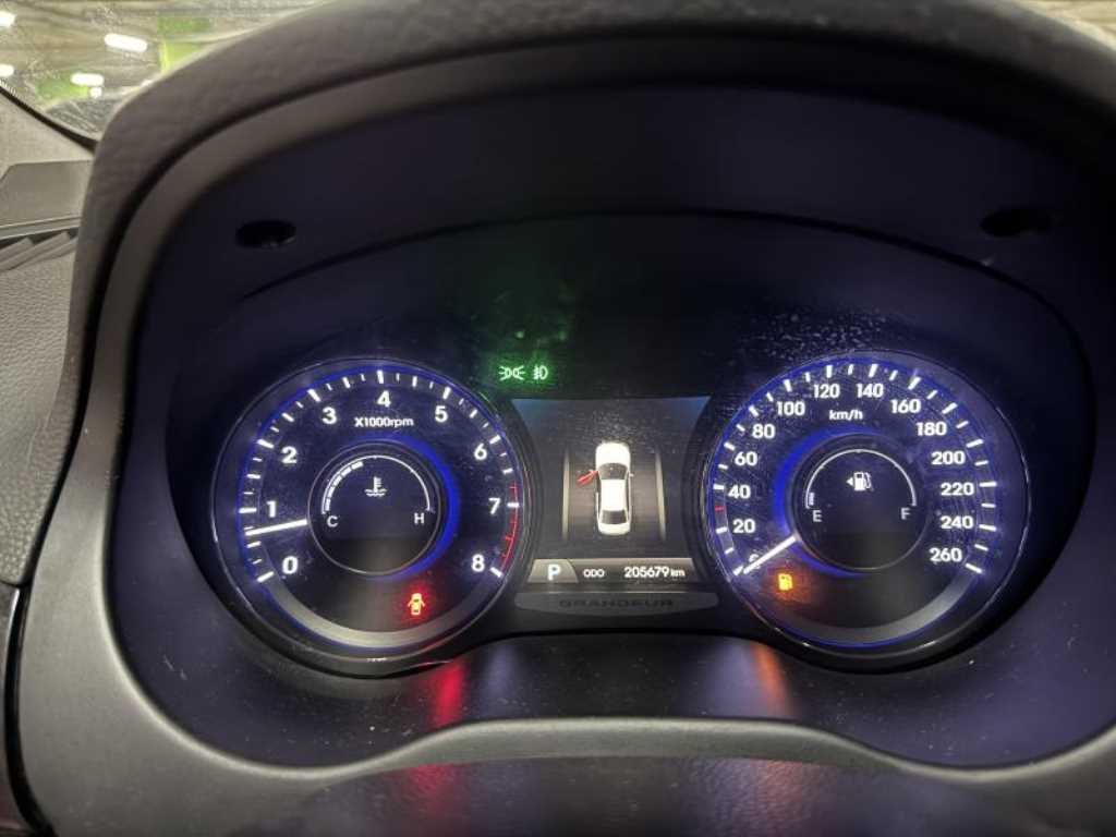 HYUNDAI Grandeur - Vista 8