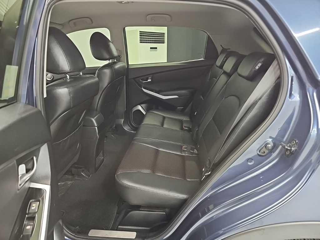 Ssangyong Korando - Vista 12
