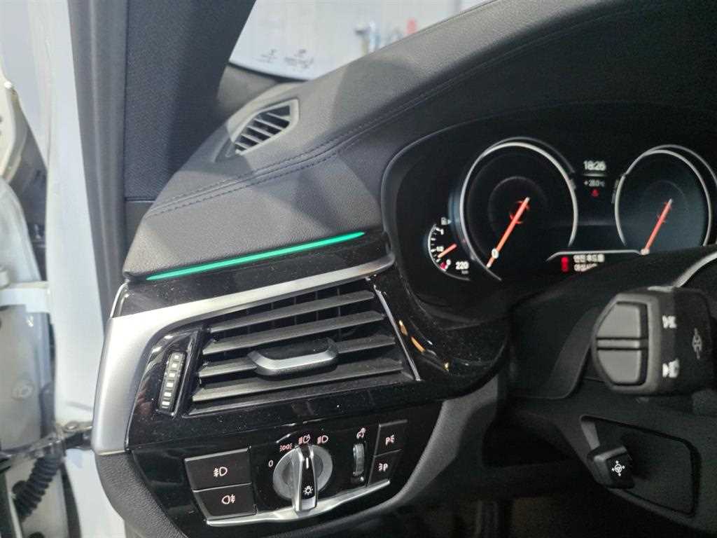 BMW 5 Series 2018 Blanco - Importación desde Corea - HF Imports Iquique - Foto 13