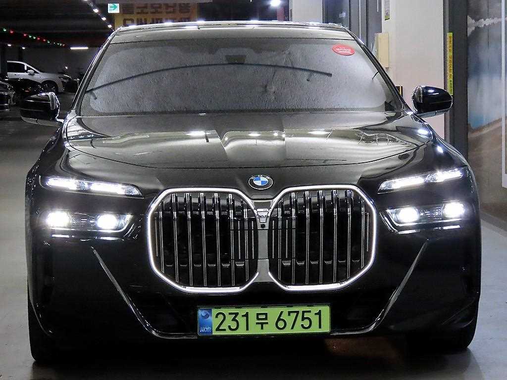 BMW 7 Series - Vista 2