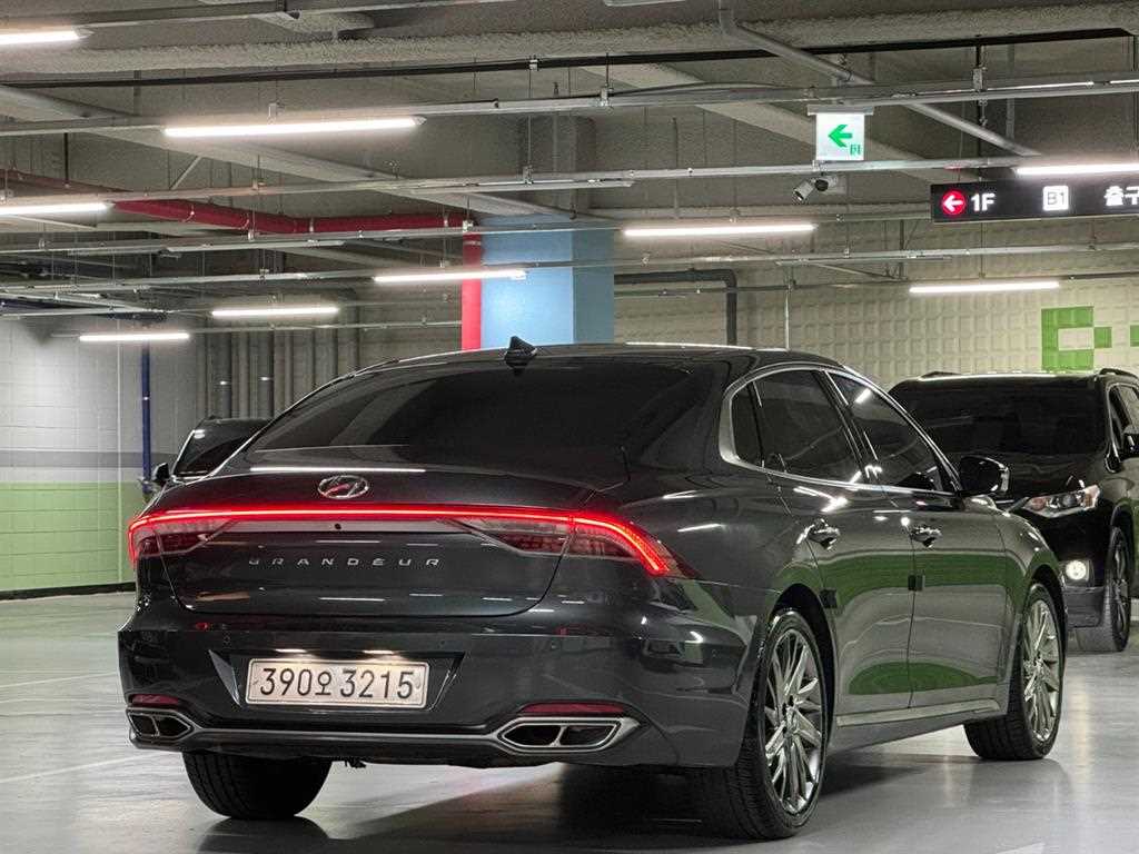 HYUNDAI Grandeur - Vista 5