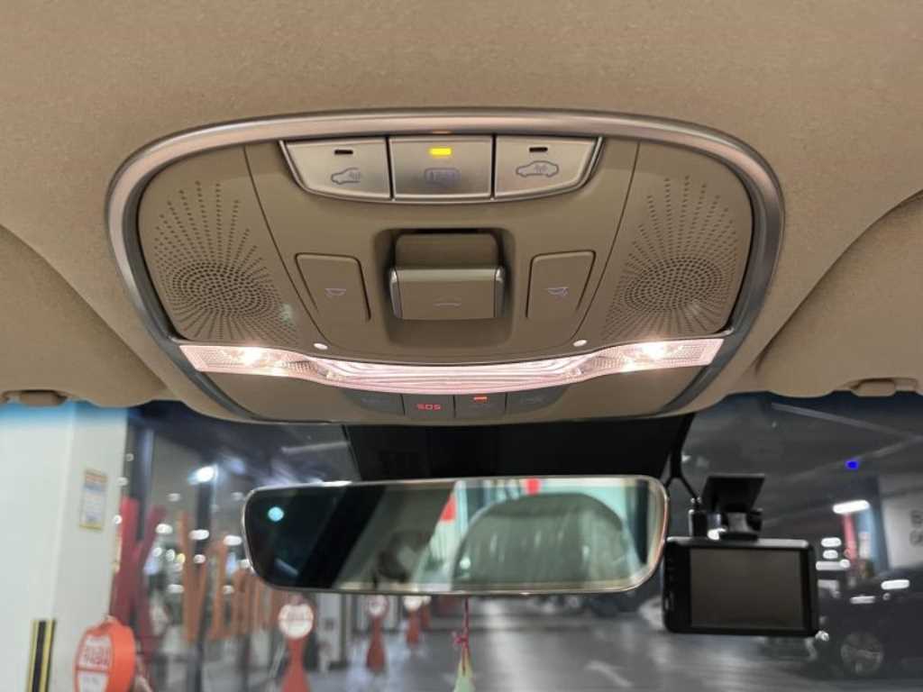 KIA K9 - Vista 9