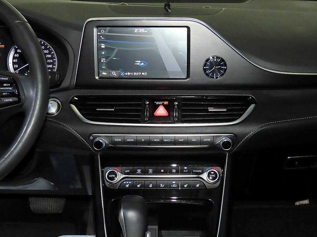 HYUNDAI Grandeur - Vista 11