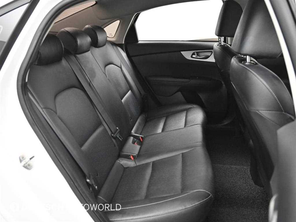 KIA K3 - Vista 12
