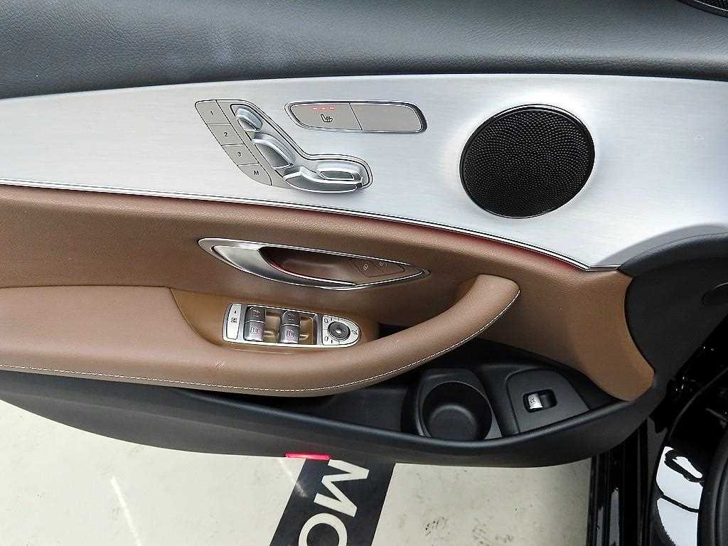 Mercedes Benz E class - Vista 11