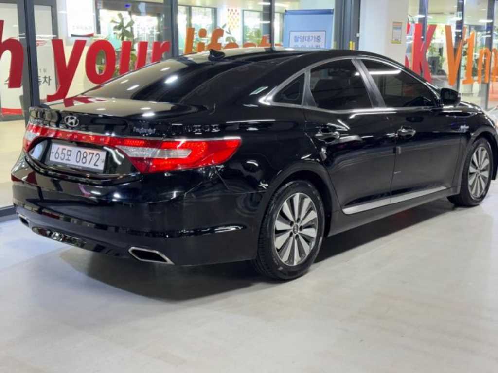 HYUNDAI Grandeur - Vista 4