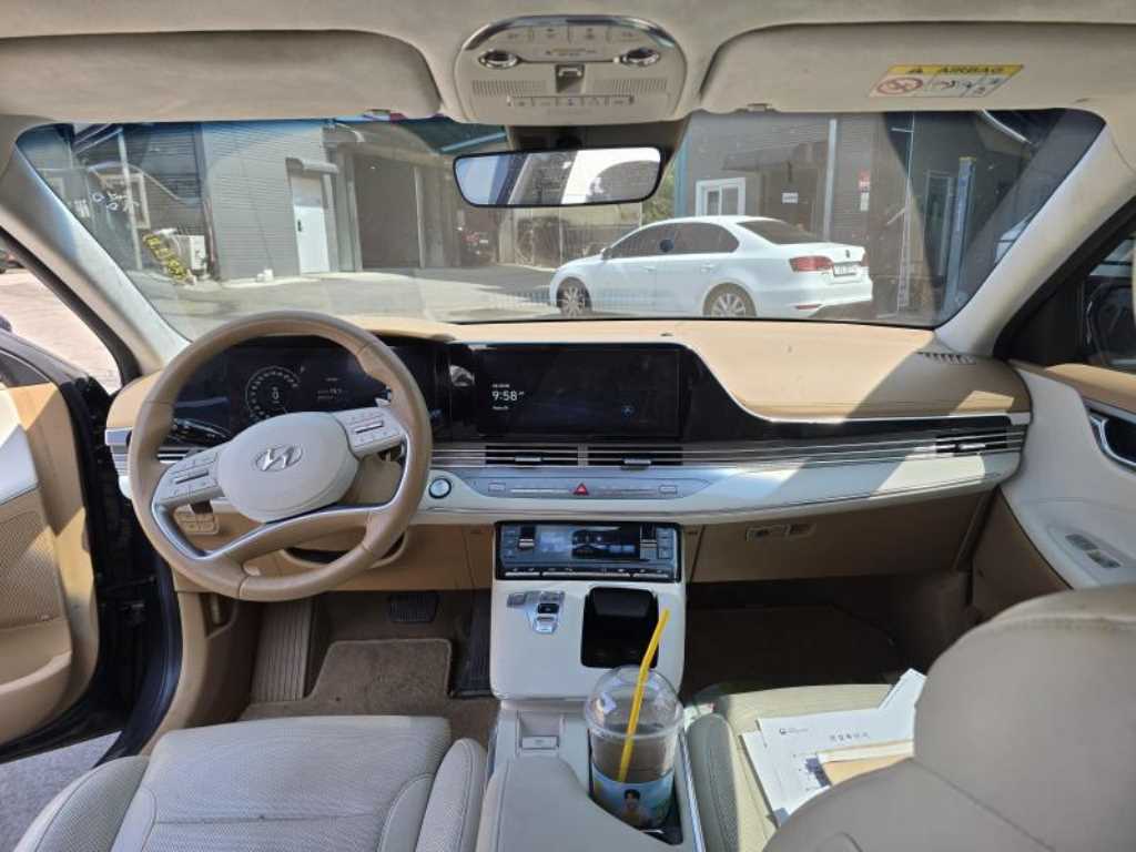 HYUNDAI Grandeur - Vista 11